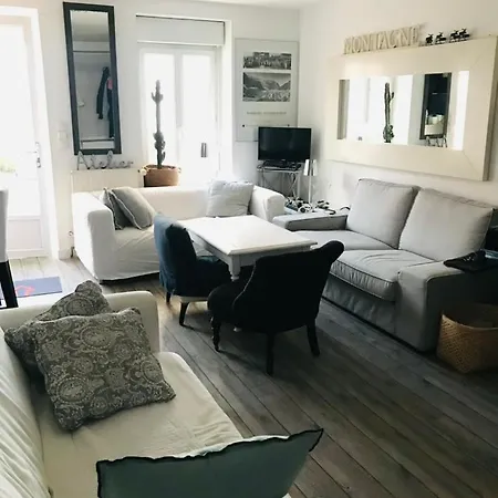 Les Vagues Holiday home